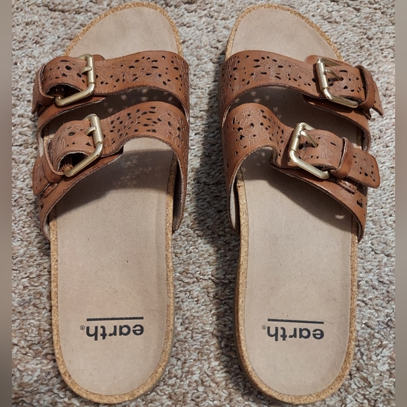 EARTH SANDALS BRAND NEW - Picture 2 of 3